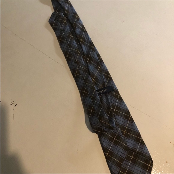 Authentic Burberry ties signature - Picture 7 of 8